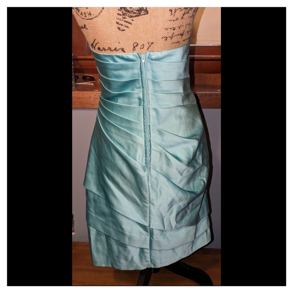 David's Bridal Beautiful blue formal minidress size 4 - Picture 2 of 3